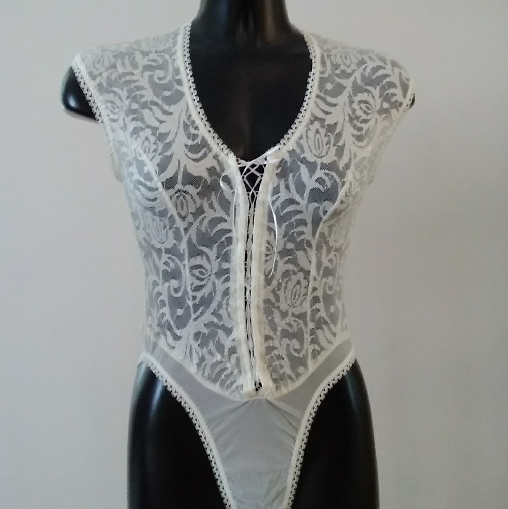 Fantasy stretch lace teddy NWOT